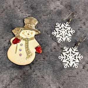 Vintage Christmas Sparkly Enameled Snowman Brooche & Snowflake Earrings